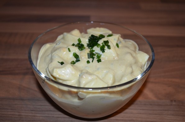 Lachs in Sesampanade auf Salat | Rezeptkönig